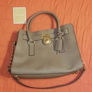 👜 Michael Kors satchel purse